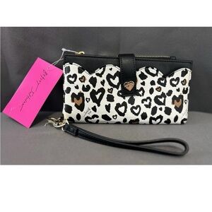 Betsey Johnson Heart Leopard Wallet Wristlet Purse HTF